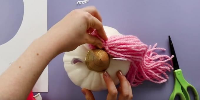 Crafts van pompoen: merk en stok manen