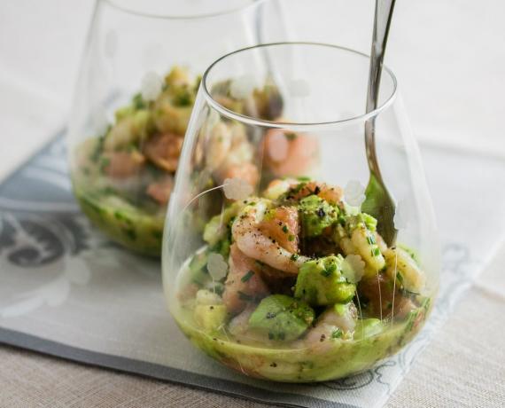 Feestelijke salades in haast: Salade met garnalen, avocado en grapefruit