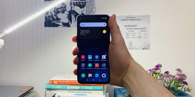 Xiaomi Mi 9 SE: In een hand