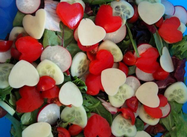 Cadeaus voor Valentijnsdag: plantaardige salade