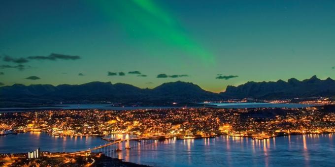Inwoners van de stad Tromsø is zeer zelden last van seizoensgebonden depressie, ondanks de nacht buiten het raam 