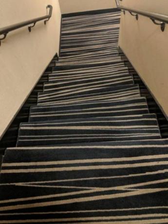gevaarlijk tapijt op de trap