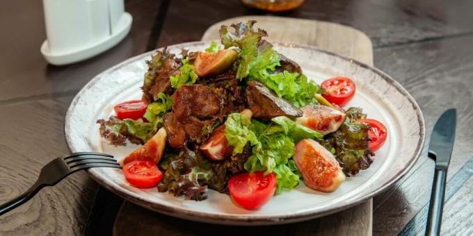 Warme salade met kippenlever en vijgen