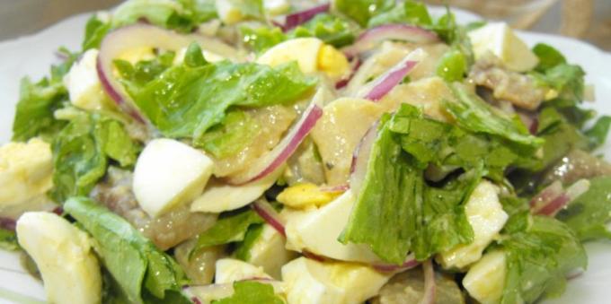 Recepten voor salades zonder mayonaise: Salade met haring, eieren en uien