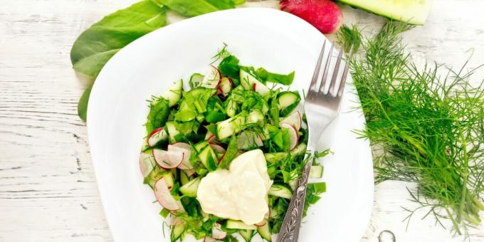 Salade met radijs en zuring