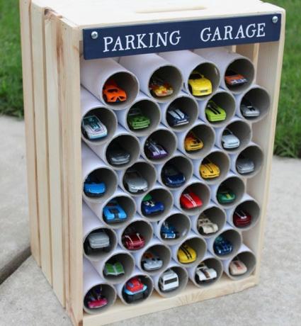 use-wc-paper-rolls-to-create-a-garage-for-toy-cars