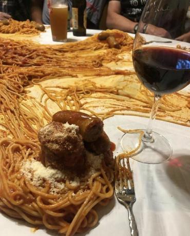 spaghetti op tafel