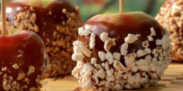 Appels in caramel popcorn