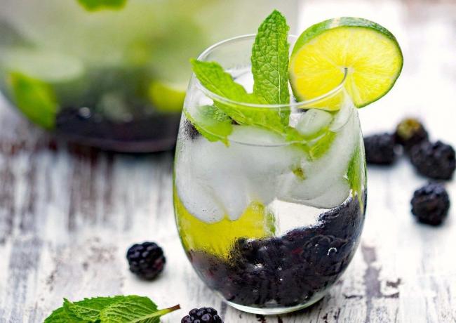 Gearomatiseerd water: blackberry en kalk