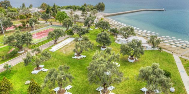 Hotels voor gezinnen met kinderen: Bomo Palmariva Beach 4 *, Evia, Griekenland