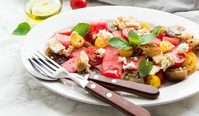 Salade caprese met watermeloen