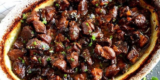 Varkensvlees in de oven: varkensvleesplakken in honing