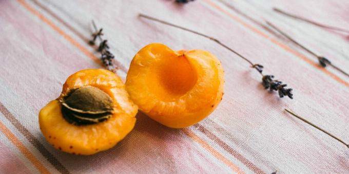 Schadelijke producten: abrikozenpitten