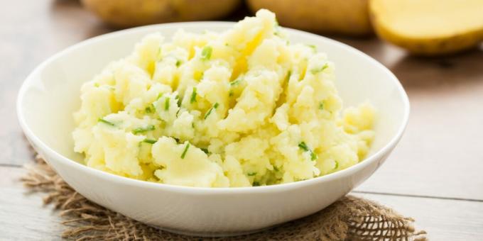Chebureks met aardappelen en kruiden: een eenvoudig vullend recept