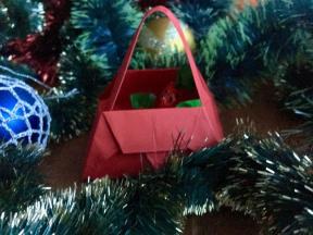 Cadeaus voor het nieuwe jaar met hun handen: Gift boxes Origami