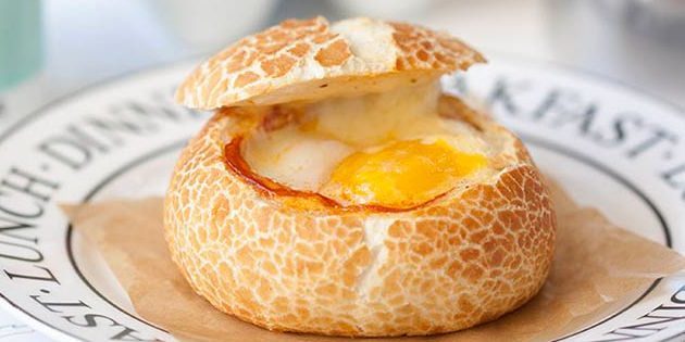 Recepten uit eieren: Ei in een broodje