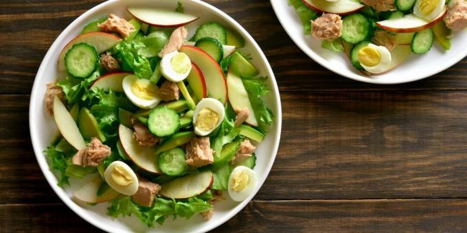 Salade met tonijn, appel en komkommer