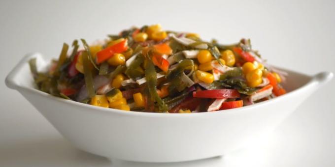 Recepten: Zeewier salade met maïs, krab sticks en peper