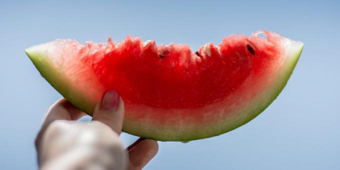 Hoe maak je een watermeloen te kiezen
