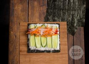 Sushirrito met daikon, spinazie en komkommer