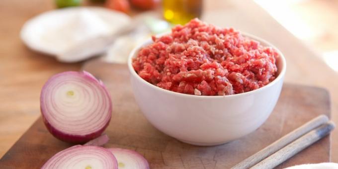 Chebureks met vlees: een eenvoudig vullend recept
