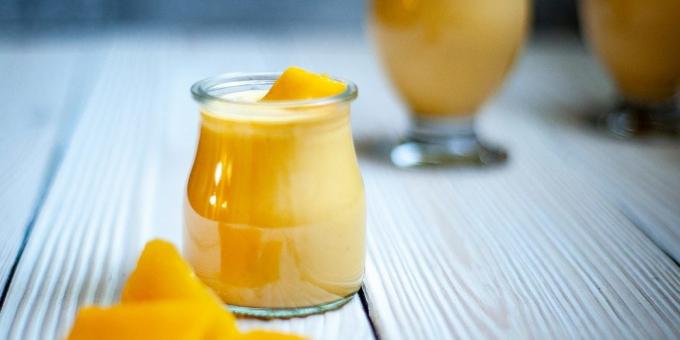 Smoothie met mango en yoghurt