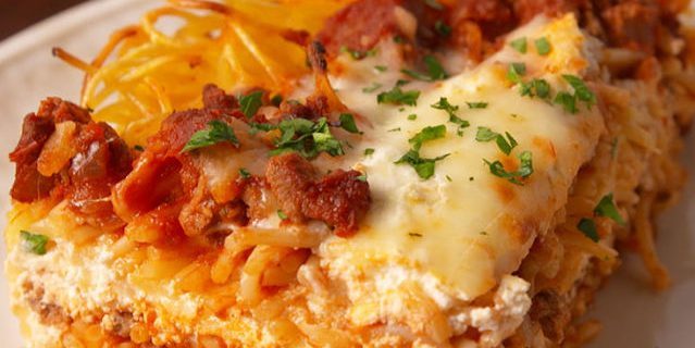 De beste rundvlees gerechten: lasagna van spaghetti met rundvlees