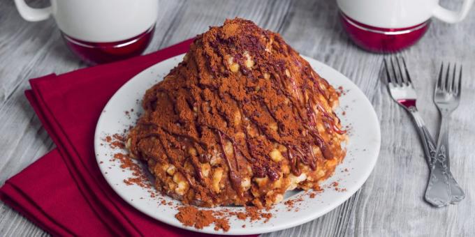Recept: Cake "Mierenhoop" met noten in caramel