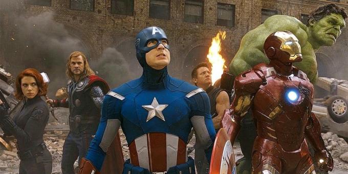 Na de eerste vijf films alle doelgroepen bekend superhelden verenigd in een grootschalige crossover "The Avengers"