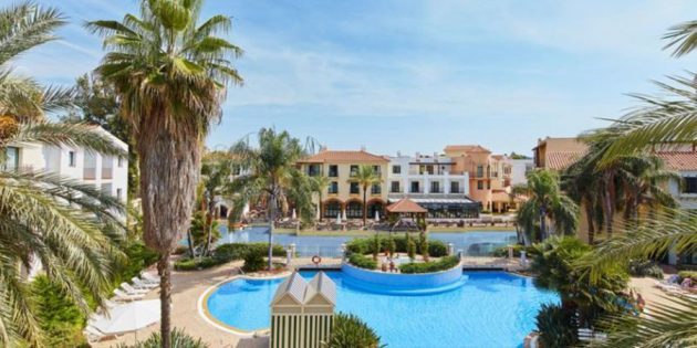 Hotels voor gezinnen met kinderen: Port Aventura 4 *, Salou, Costa Daurada, Spanje