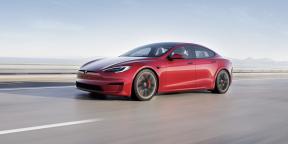 Elon Musk presenteerde de snelste elektrische Tesla-auto