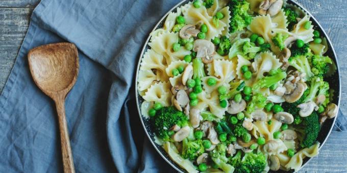 Pasta met champignons en broccoli