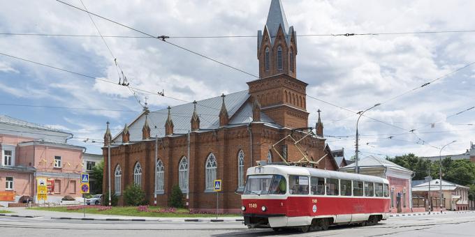 Wat te zien in Ulyanovsk: Evangelisch-Lutherse Kerk van St. Mary
