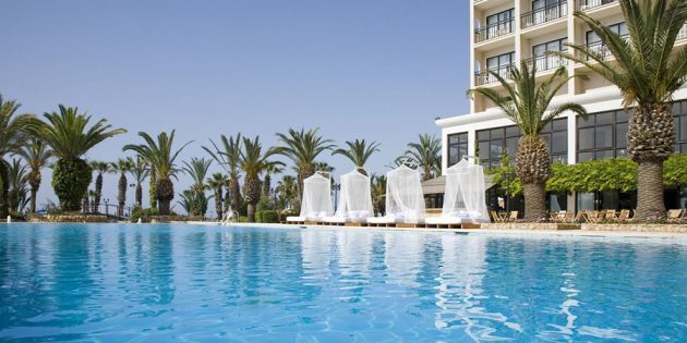 Hotels voor gezinnen met kinderen: Sandy Beach 4 *, Larnaca, Cyprus