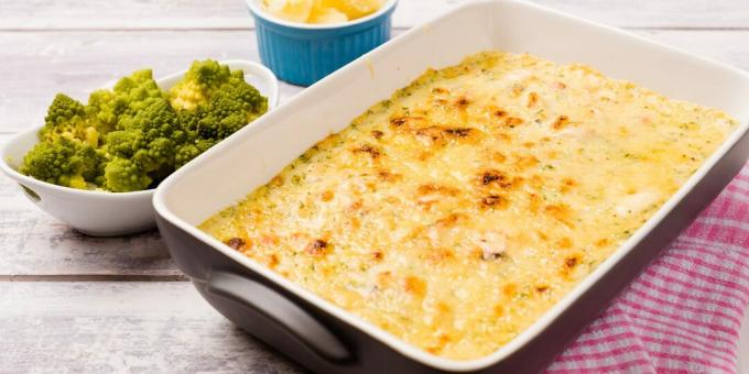 Makreel in de oven met aardappelen, champignons en kaas: een eenvoudig recept