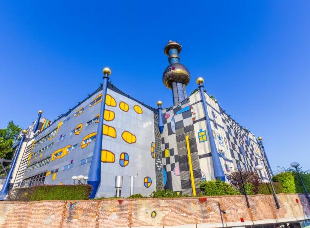 Europese architectuur: Spittelau stadsverwarmingscentrale in Wenen