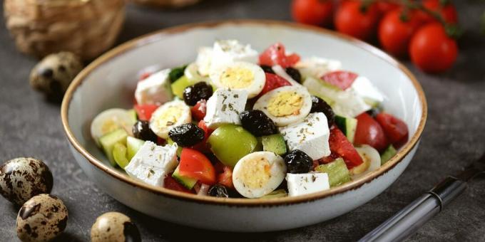 Griekse salade met eieren