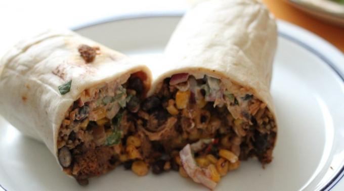 Schotel van gehakt: Burrito met bonen en maïs