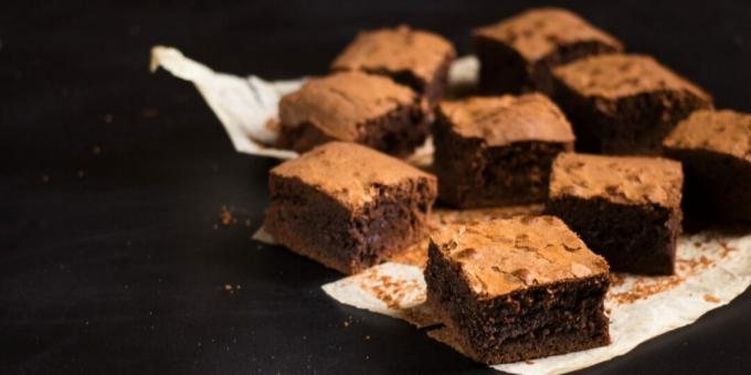 Brownie met pure chocolade in één kom