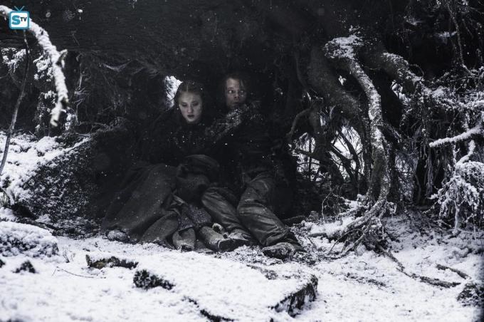 Theon en Sansa ontsnapping uit de achtervolging