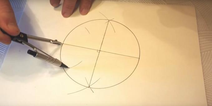 Hoe een vijfpuntige ster te tekenen: schets aan de linkerkant