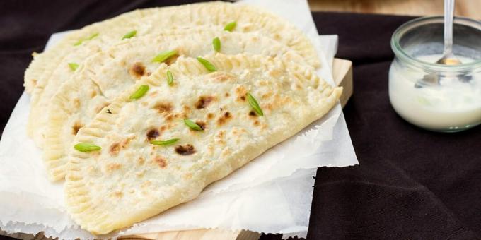 Zeer eenvoudige tortilla's met kaas in een pan