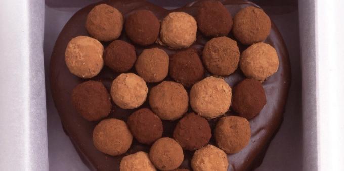 Recepten voor februari 14: Cake "Sacher" met truffels