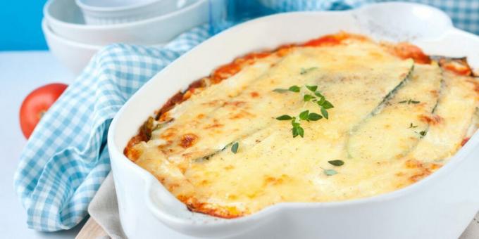 Courgette lasagne met ricotta en basilicum