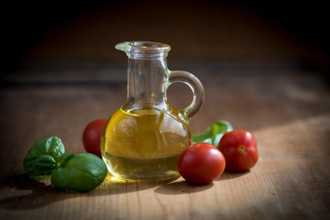 Keukengerei: plantaardige olie