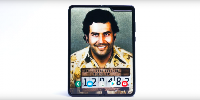 De broer van Pablo Escobar heeft een analoog van de Galaxy Fold uitgebracht voor $ 400