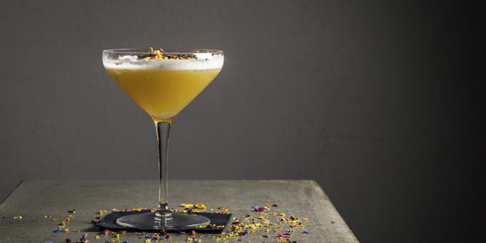 Wat voor te bereiden op het nieuwe jaar: 10 klassieke alcoholische dranken, die niet uit te doen gaan van de mode