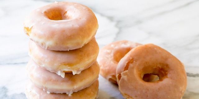 Donuts Recepten: Klassieke donuts met poedersuiker