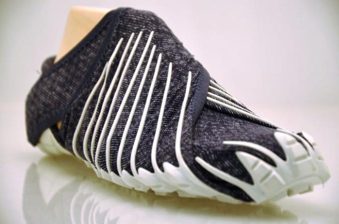Sportschoenen Vibram Furoshiki vouwen in een buis