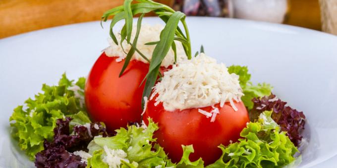 Tomaten gevuld met levertraanmousse